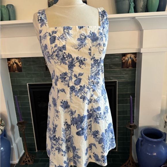 Abercrombie & Fitch Sundress NWT LP Fully lined blue & white floral 98% cotton 🪻 - Picture 4 of 7
